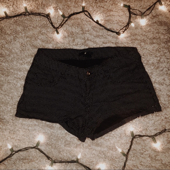 Shorts - Picture 1 of 3